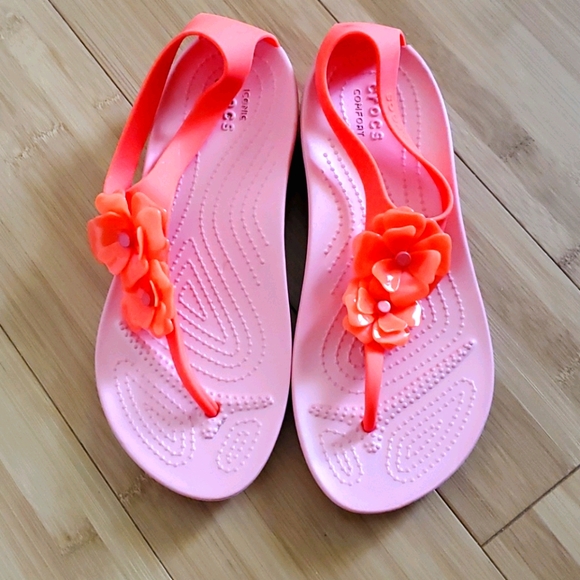 crocs serena melon